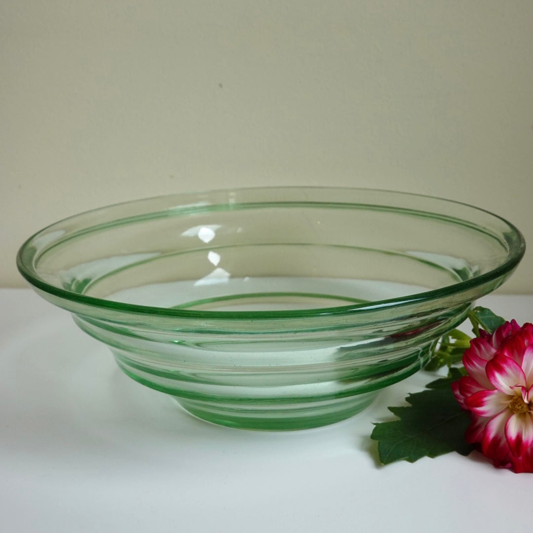 Vintage skål i pressglass