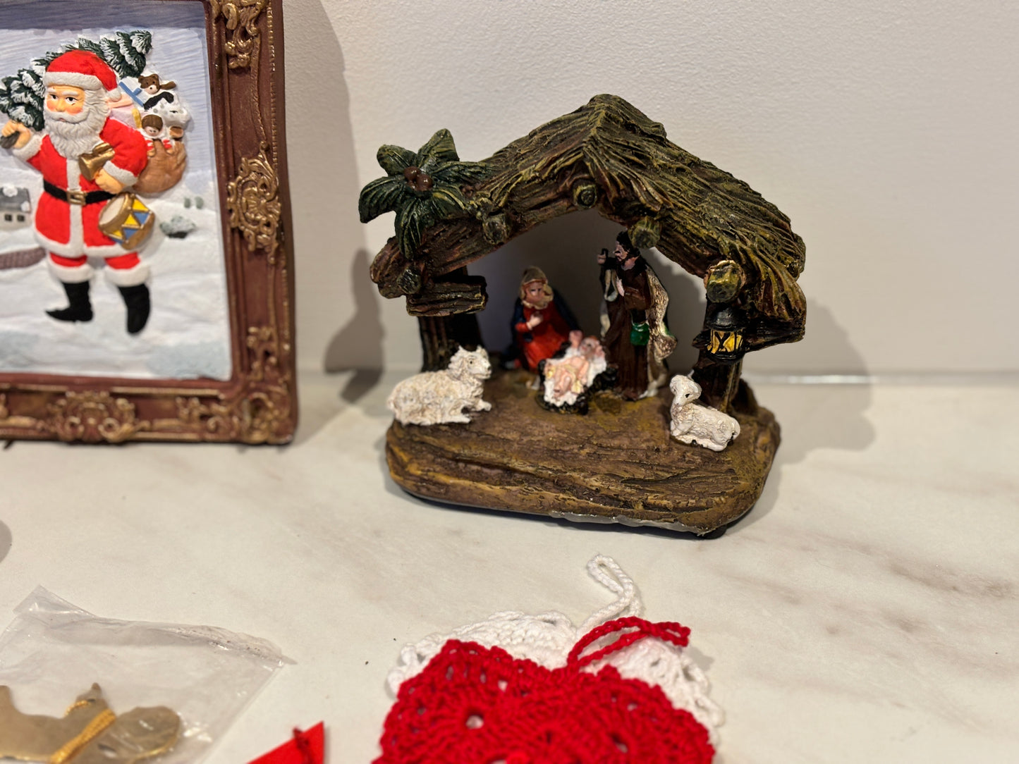 Stor lott med julepynt og juledekor