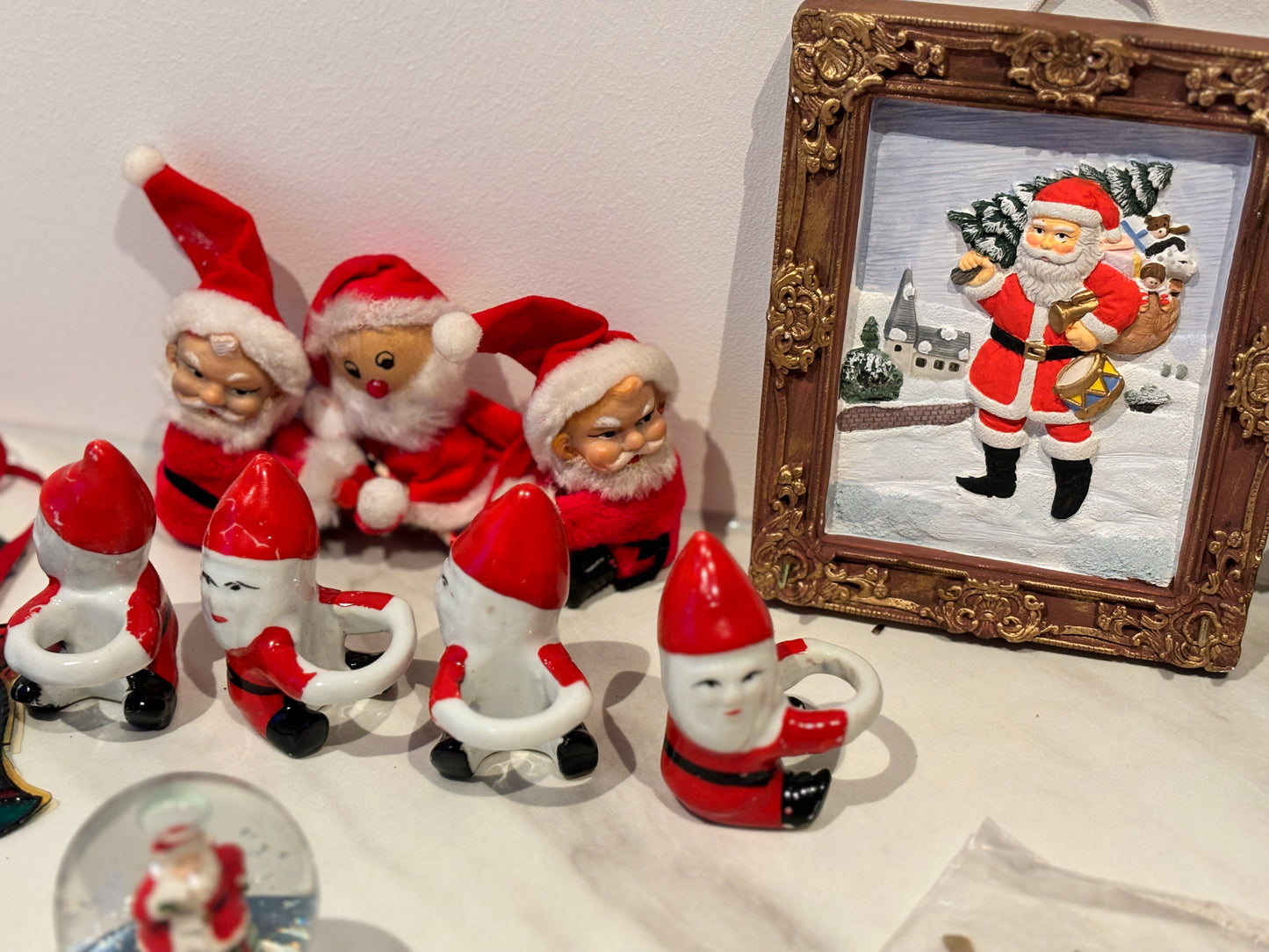 Stor lott med julepynt og juledekor