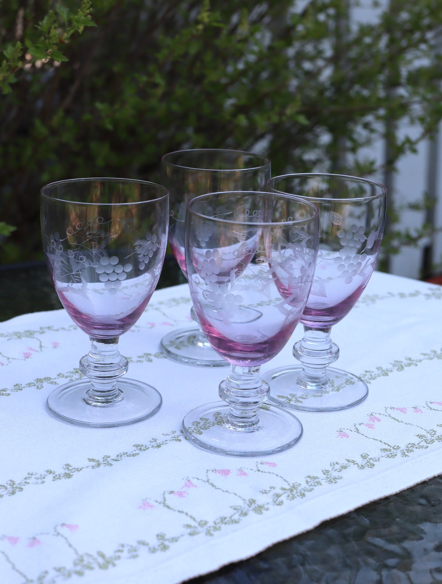 Glass rosa, secondhand