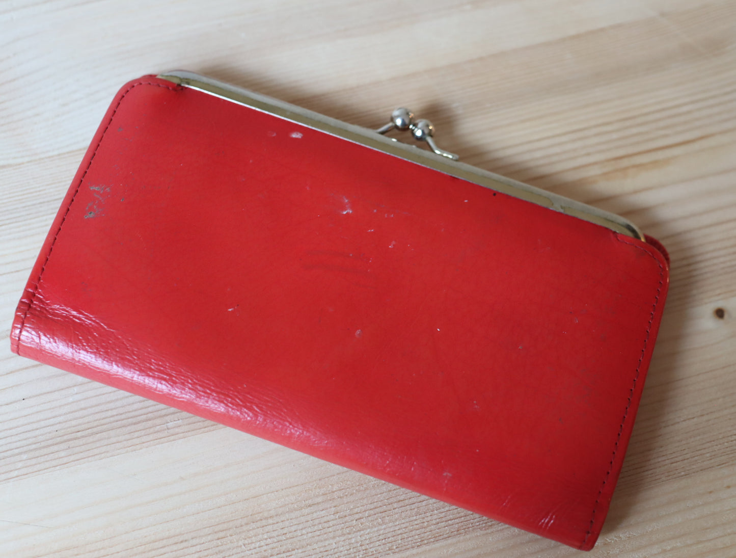 Belte og lommebok i rødt, secondhand