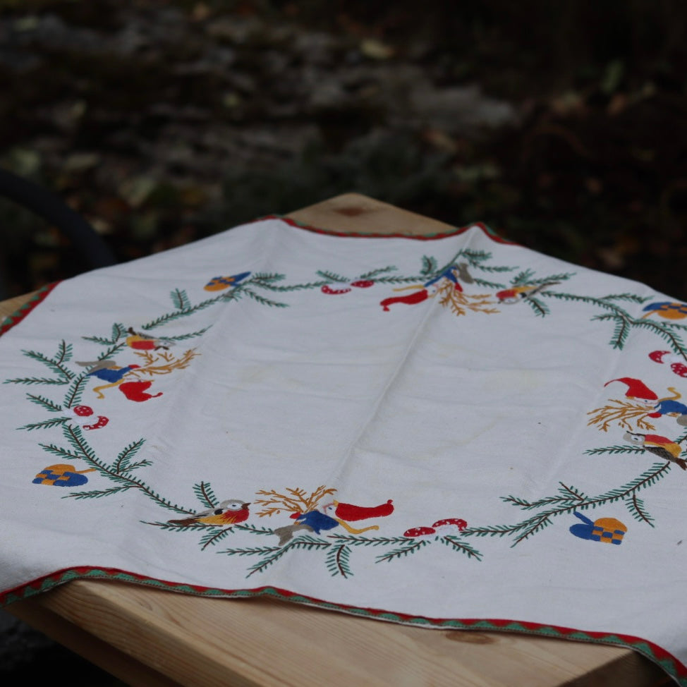 Juleduk brodert - vintage