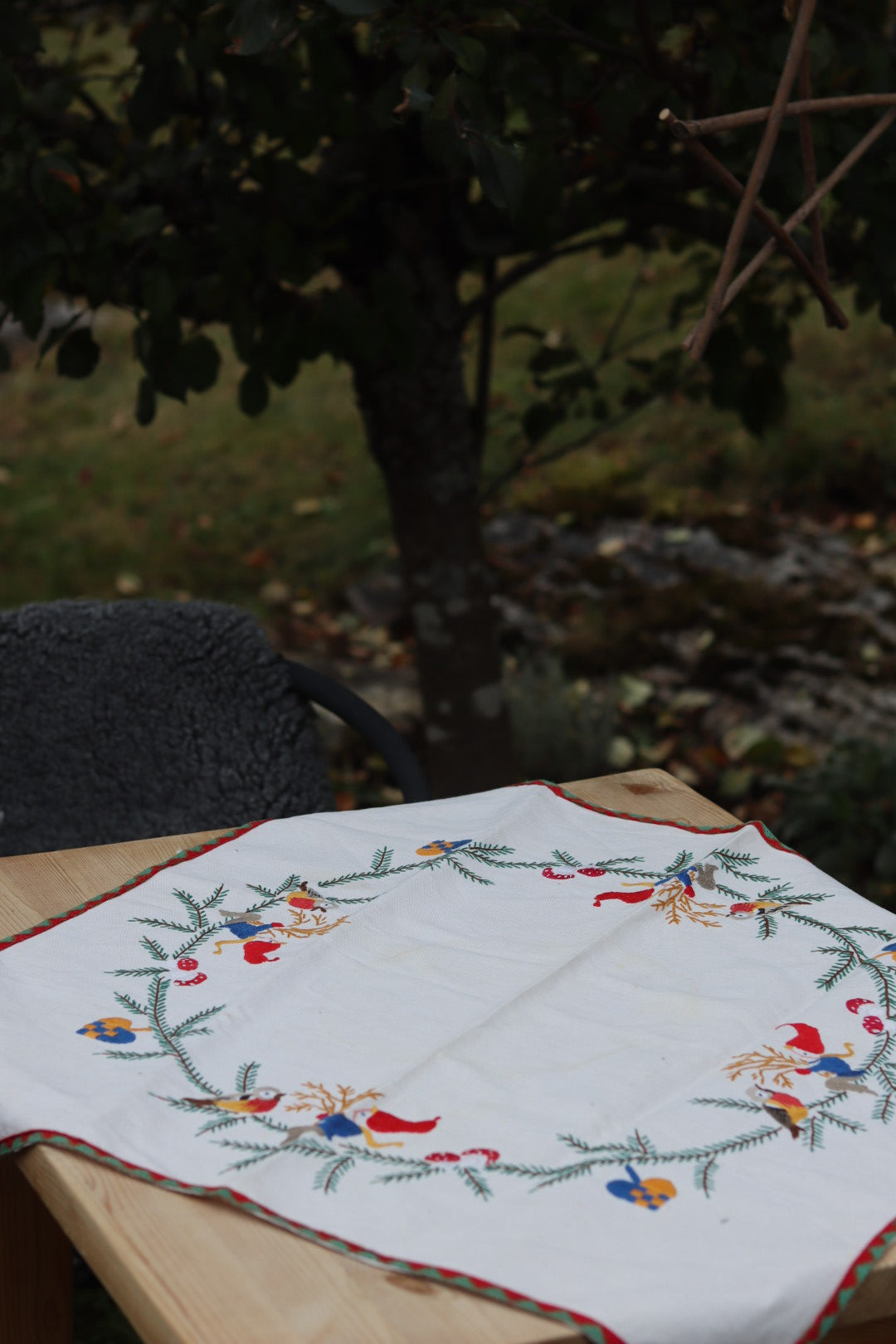 Juleduk brodert - vintage