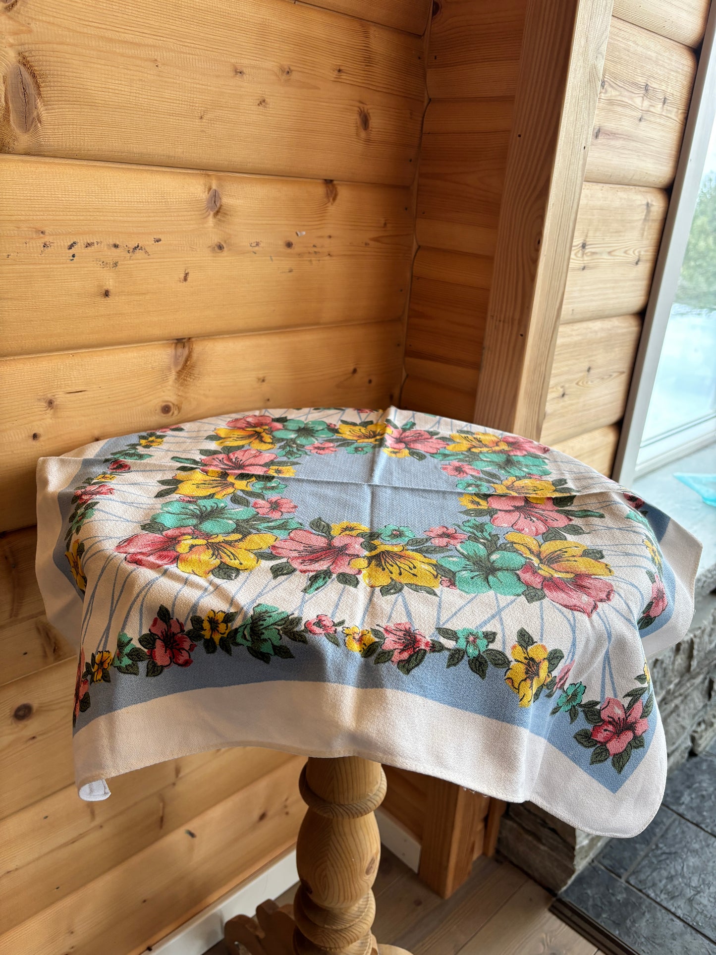 Påskepynt vintage - potteskjuler og påsketekstil