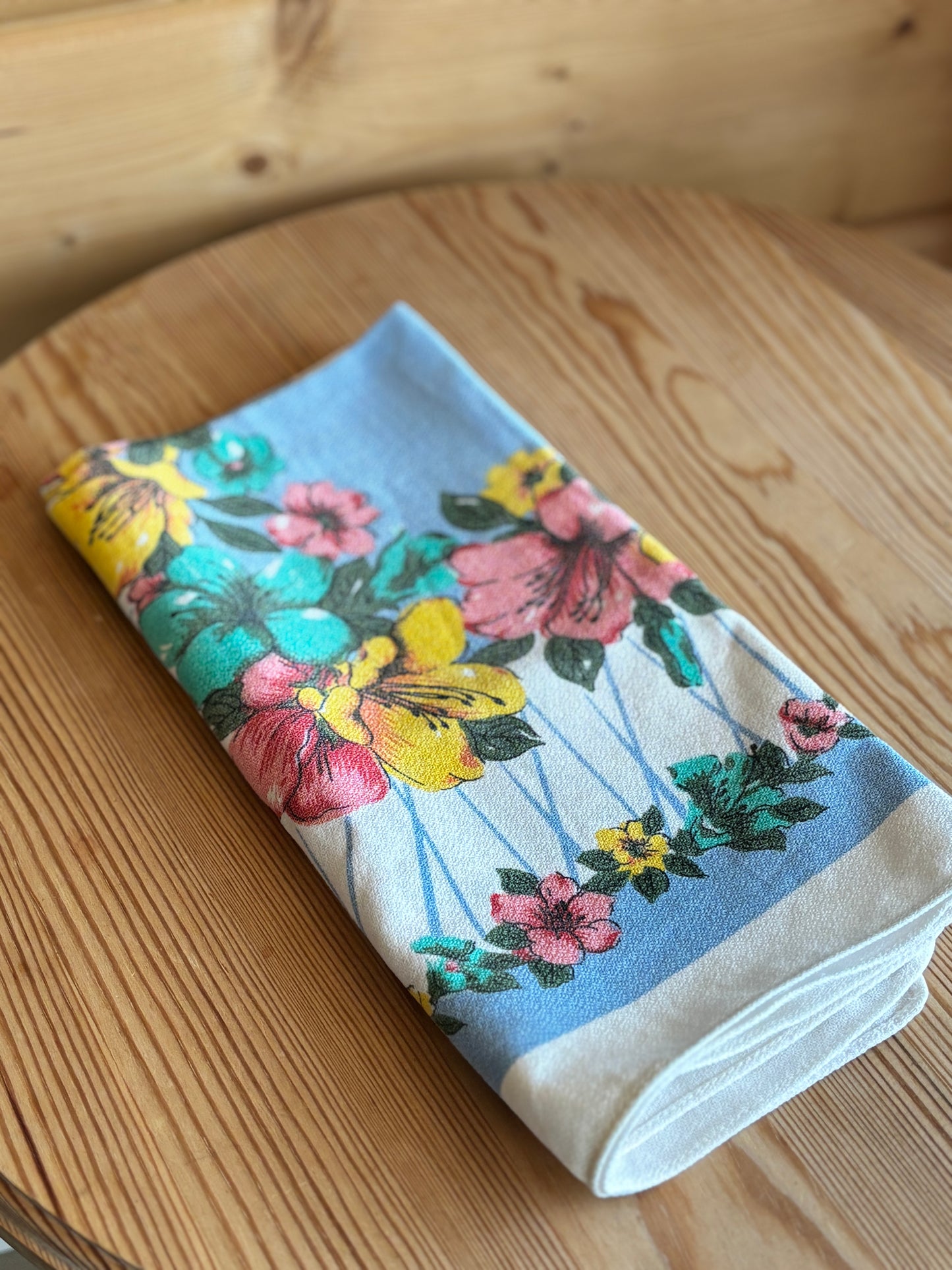 Påskepynt vintage - potteskjuler og påsketekstil