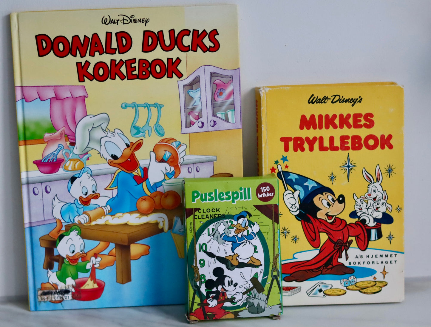 Donald Duck - kokebok, tryllebok, puslespill og kopp