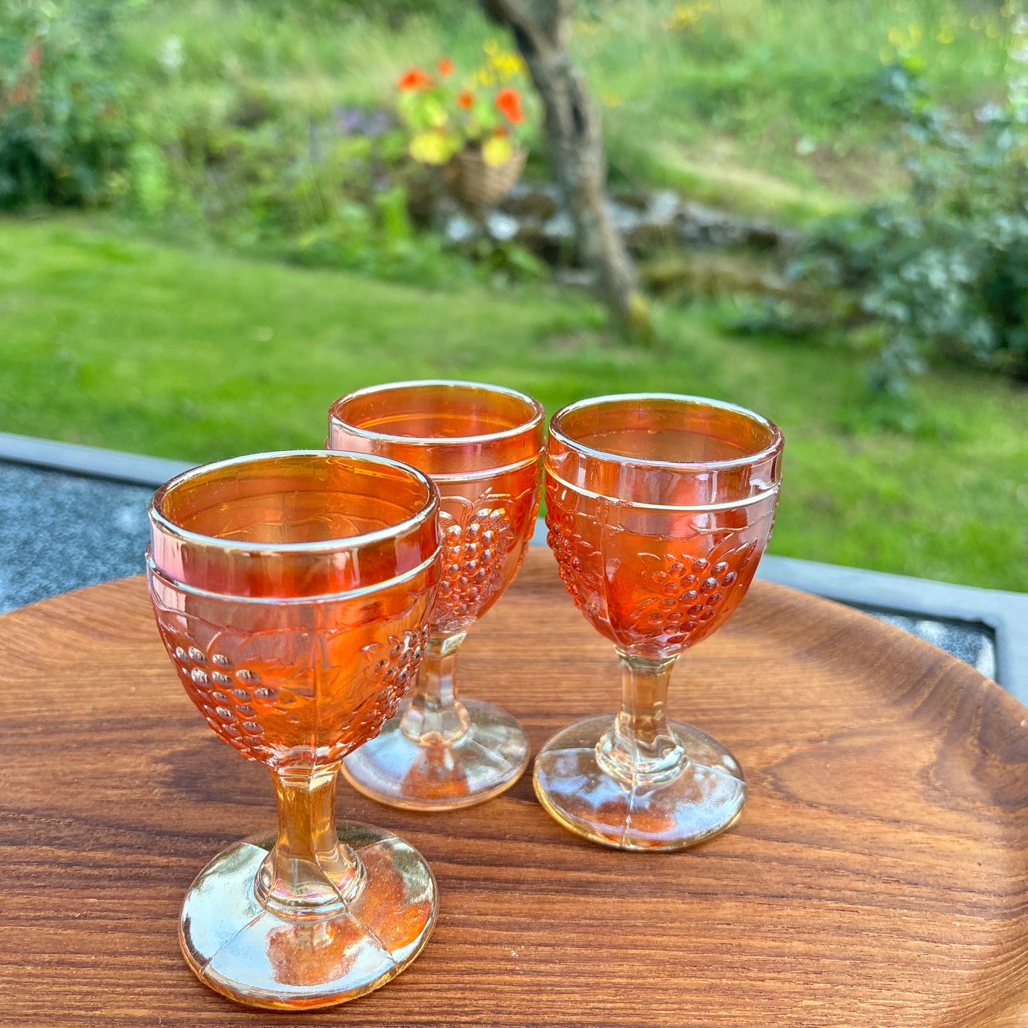 Likørglass med druedekor