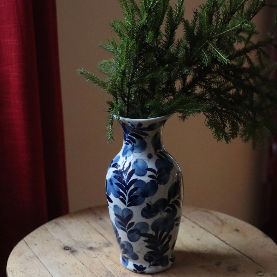 Vase i blå porselen - brukt