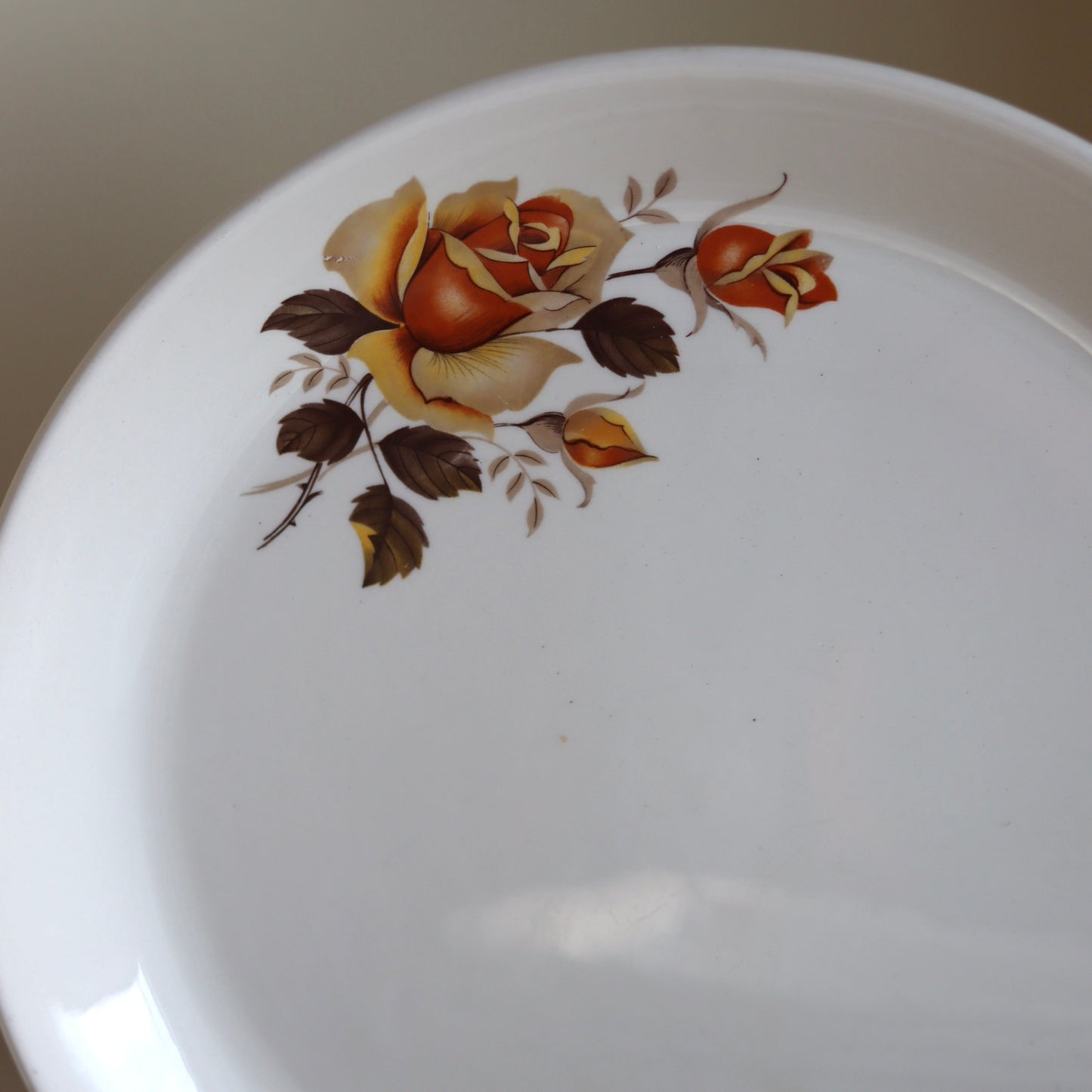 Middagstallerkener fra Egersund - gul rose