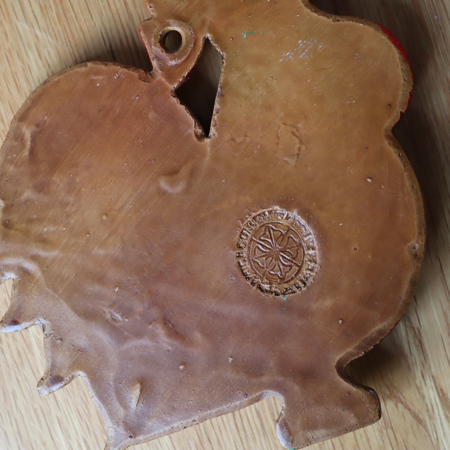 Veggpynt - påskehøne i keramikk