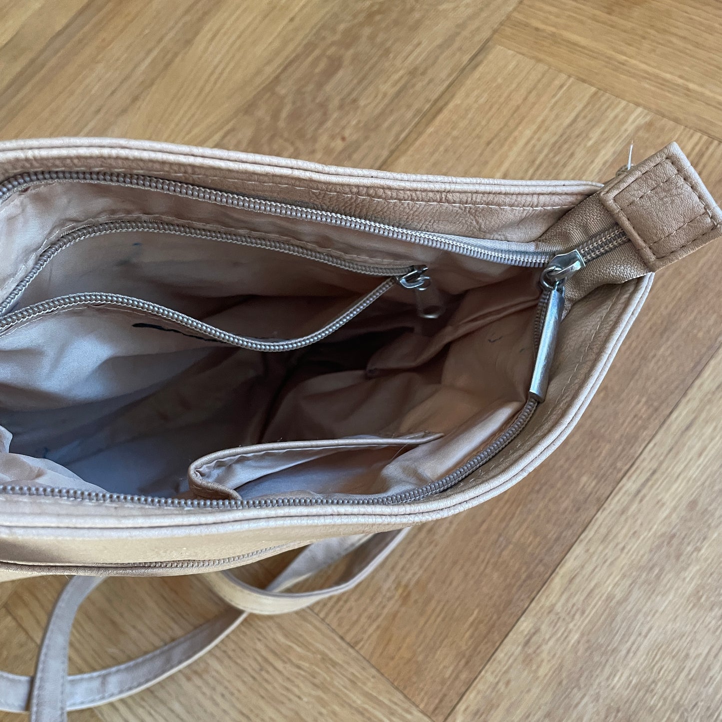 Veske i beige - secondhand