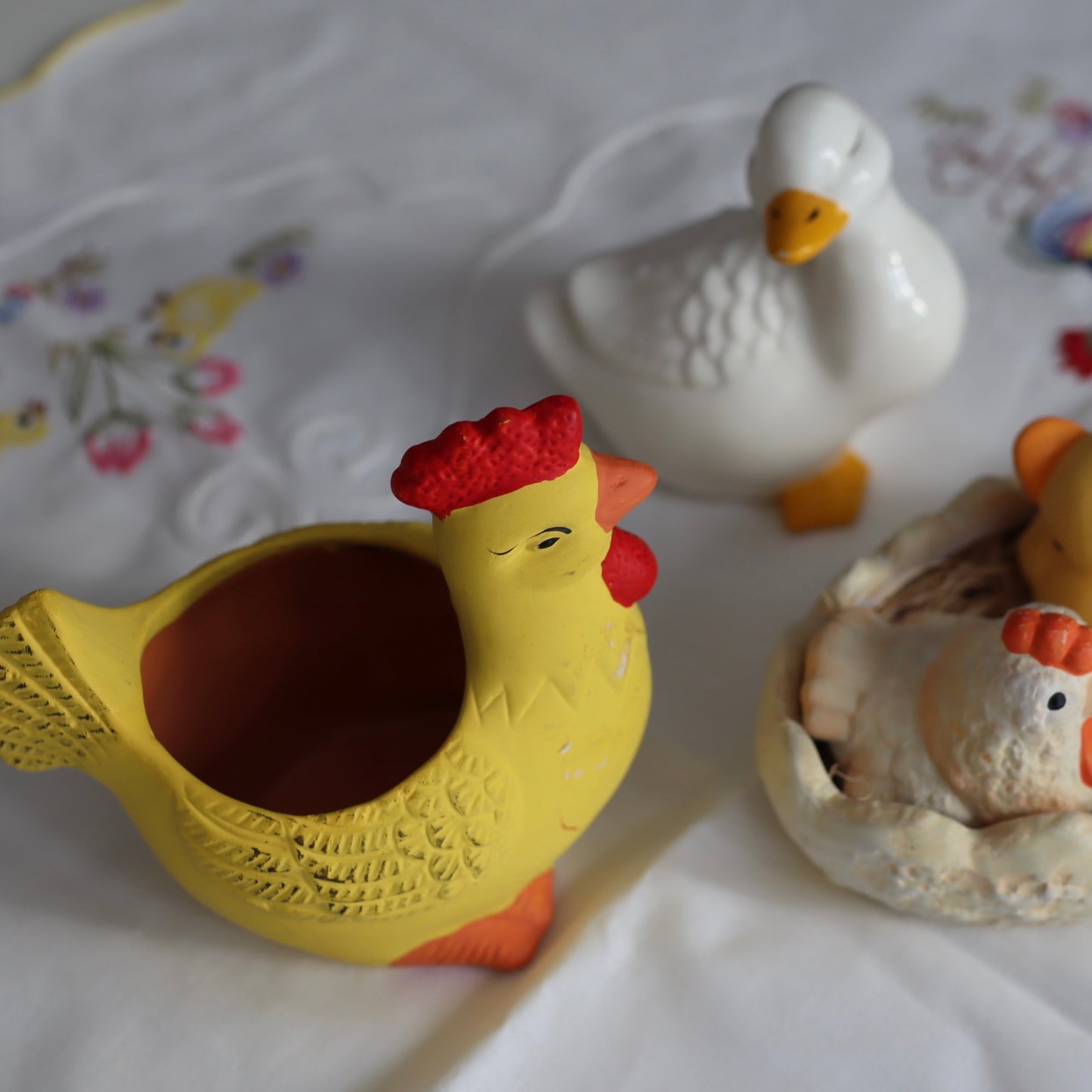 Påskepynt - påskehøner og duk, lott