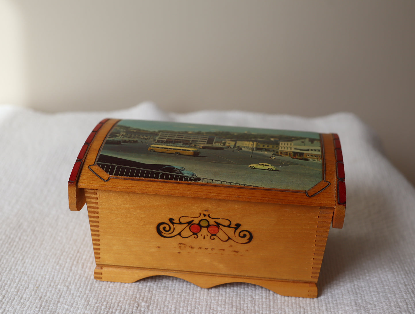 Vintage souvenir - treskrin