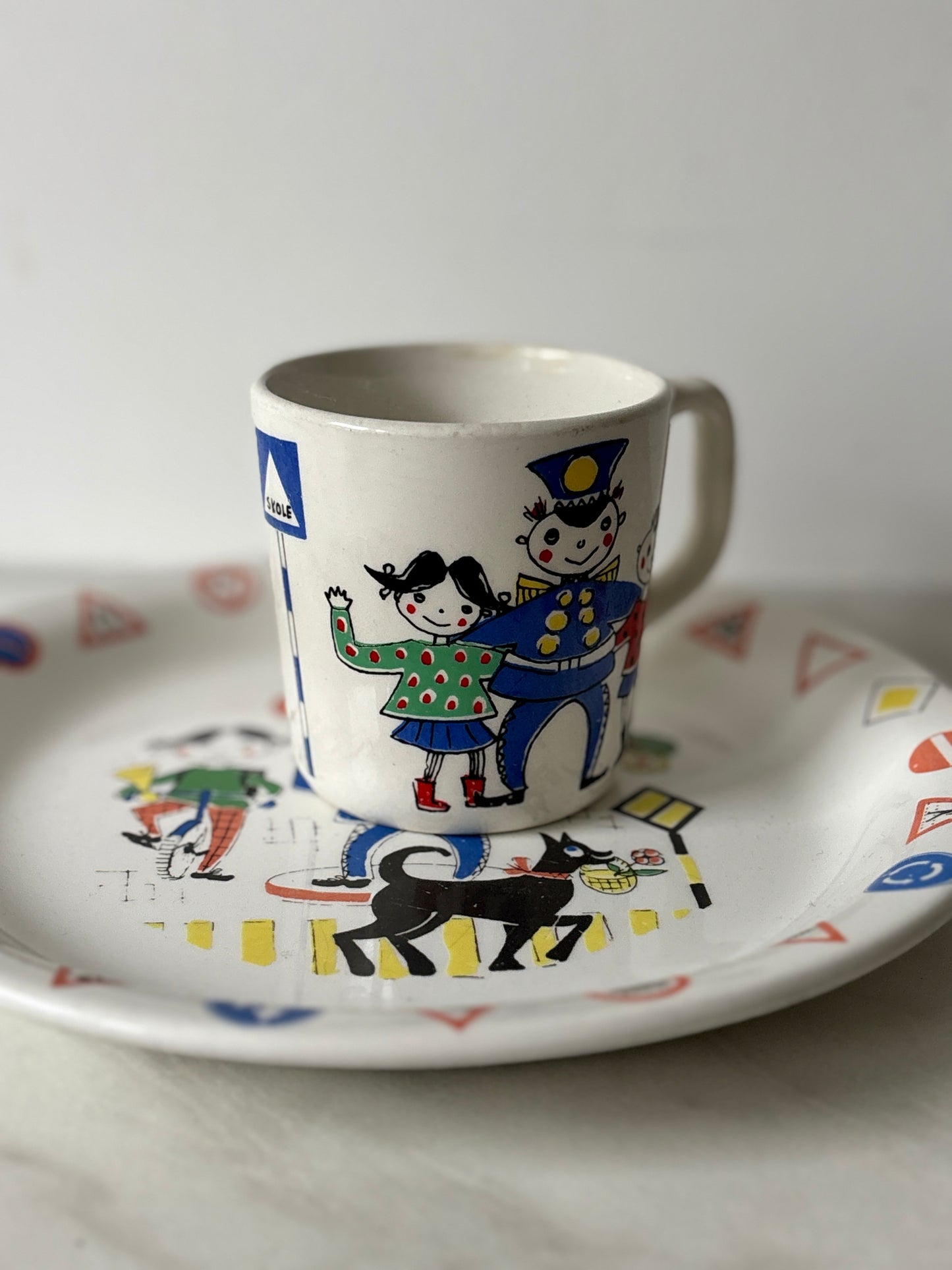 Barnekrus og tallerken Stavangerflint