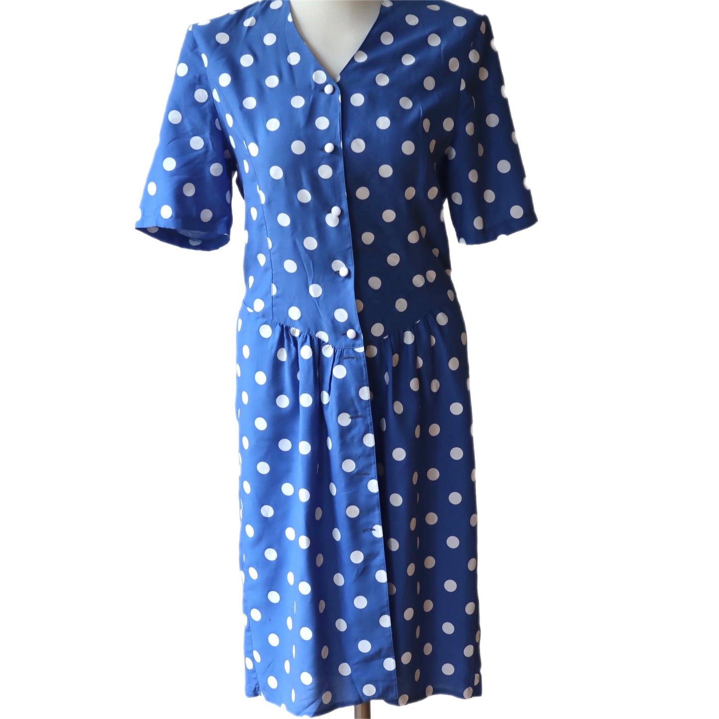 Kjole, blå med hvite prikker, secondhand