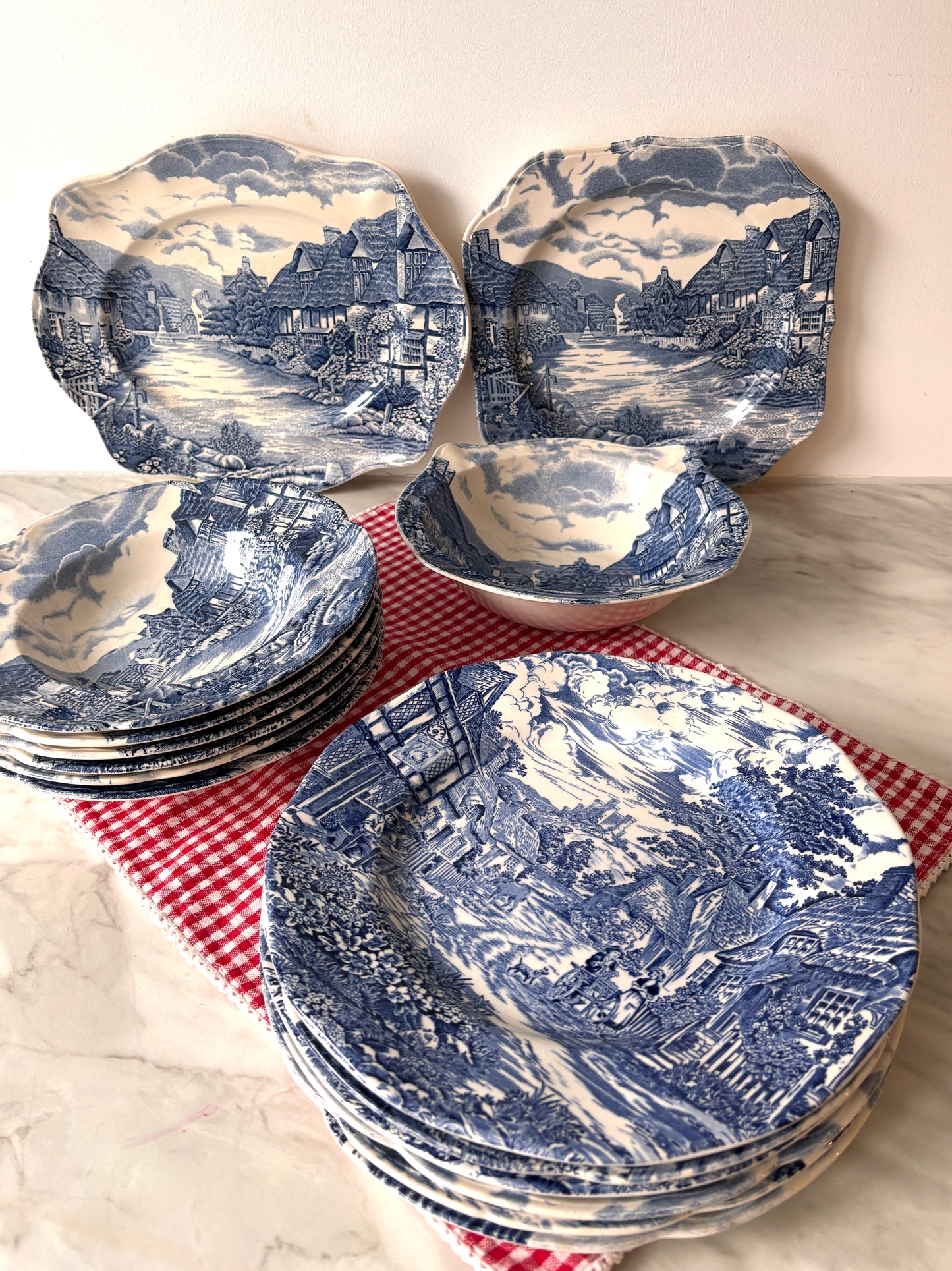 Middagsservise i blå-hvit porselen Old English vintage