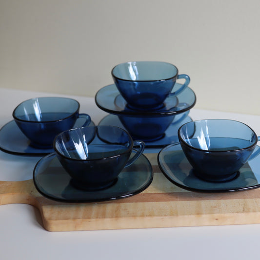 Vintage kaffekopper i blått glass