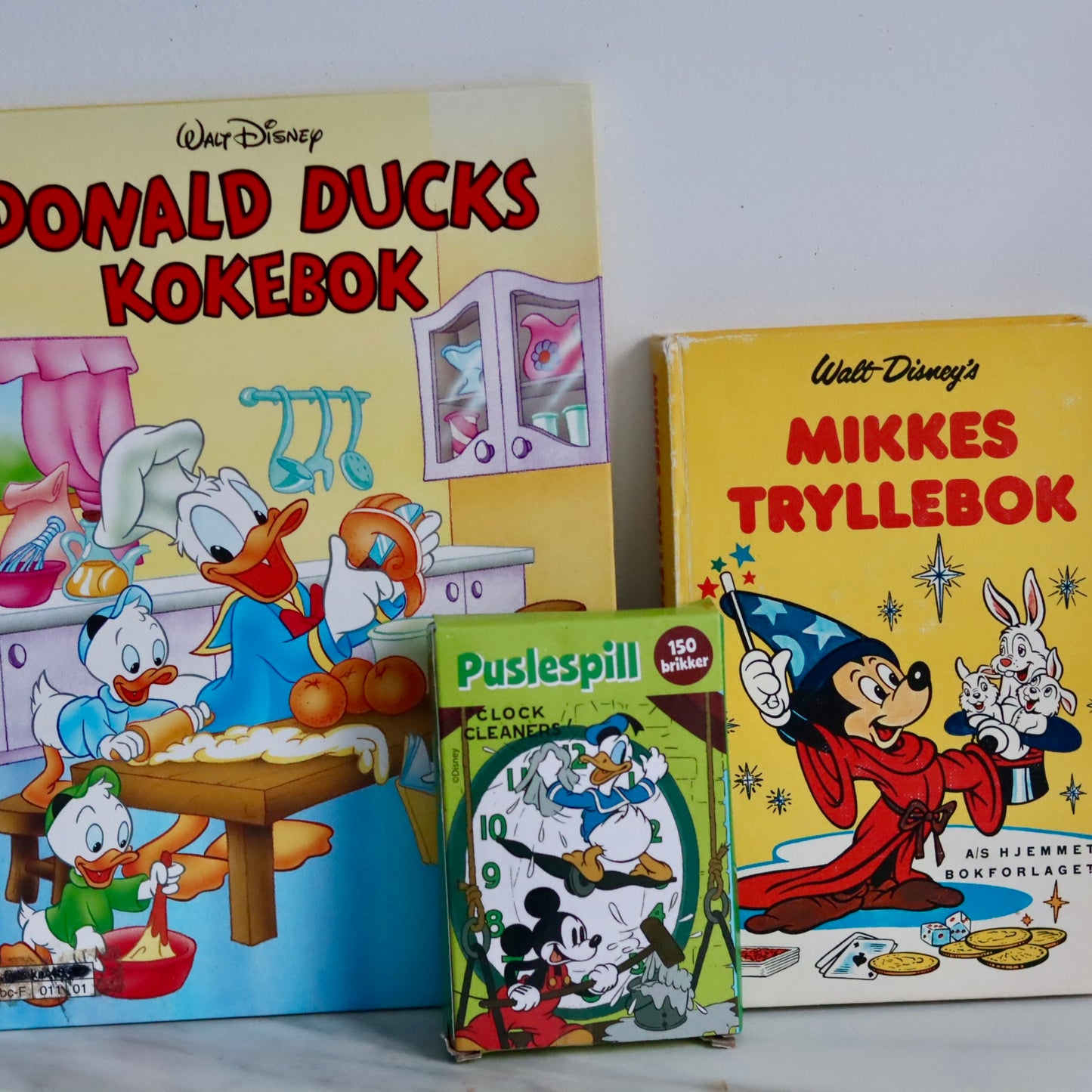 Donald Duck - kokebok, tryllebok, puslespill og kopp