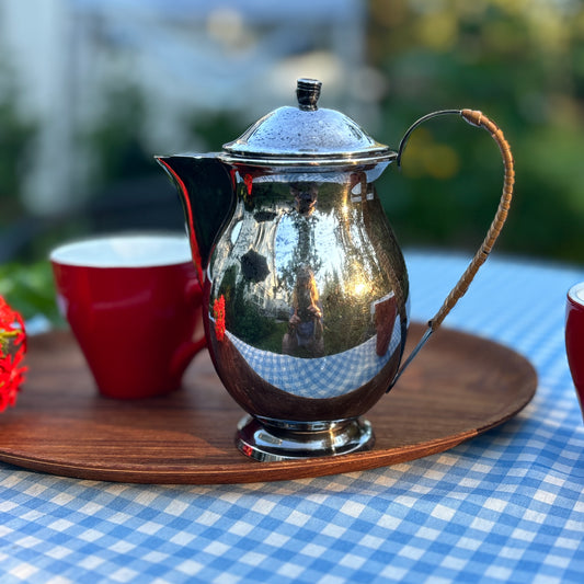 Espressokopper og vintage kaffekanne
