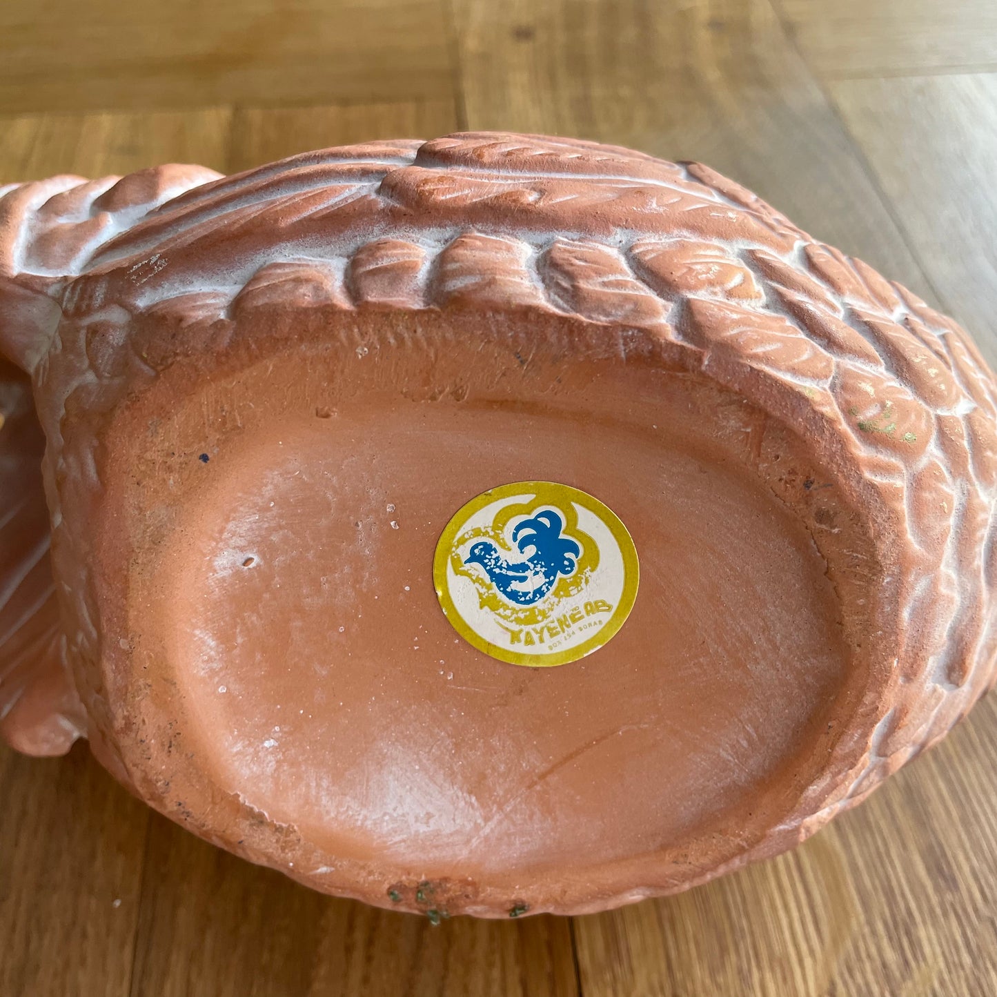 Påskehøne i keramikk