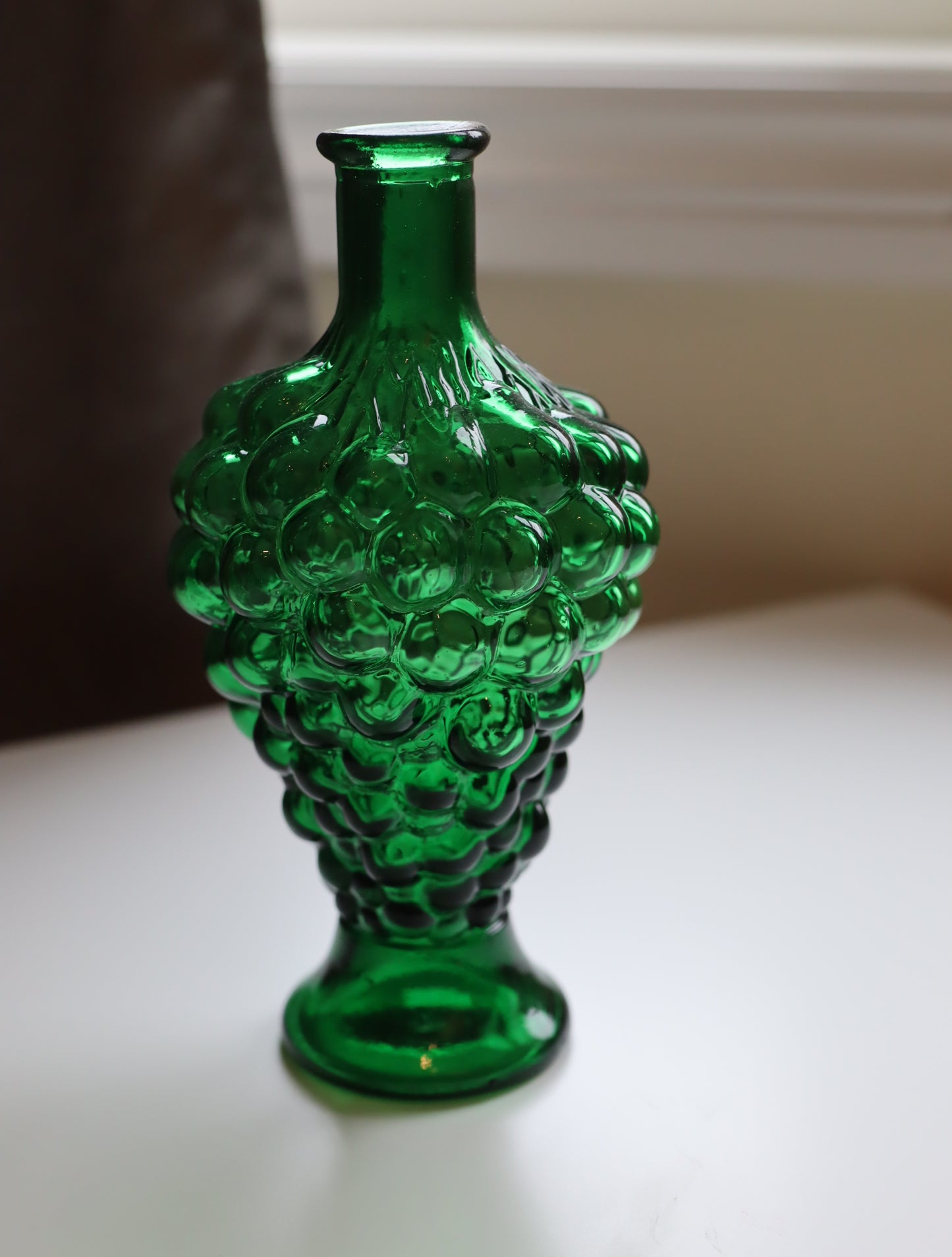 Grønn vase i pressglass