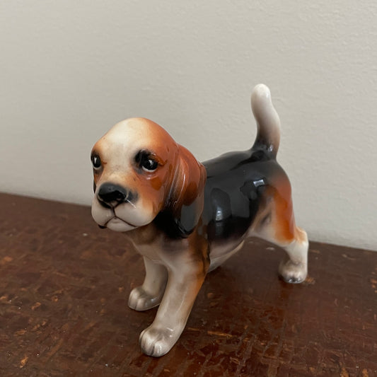 Beaglehund i porselen